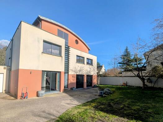 Maison à louer 3 995 € 7 pièces 5 chambres 200 m² 580 m² de terrain Foch Maisons-Laffitte 78600