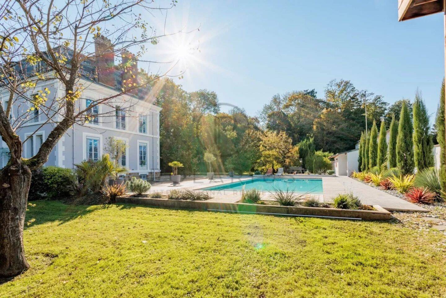 Maison à vendre, 360m², COURCOURONNES