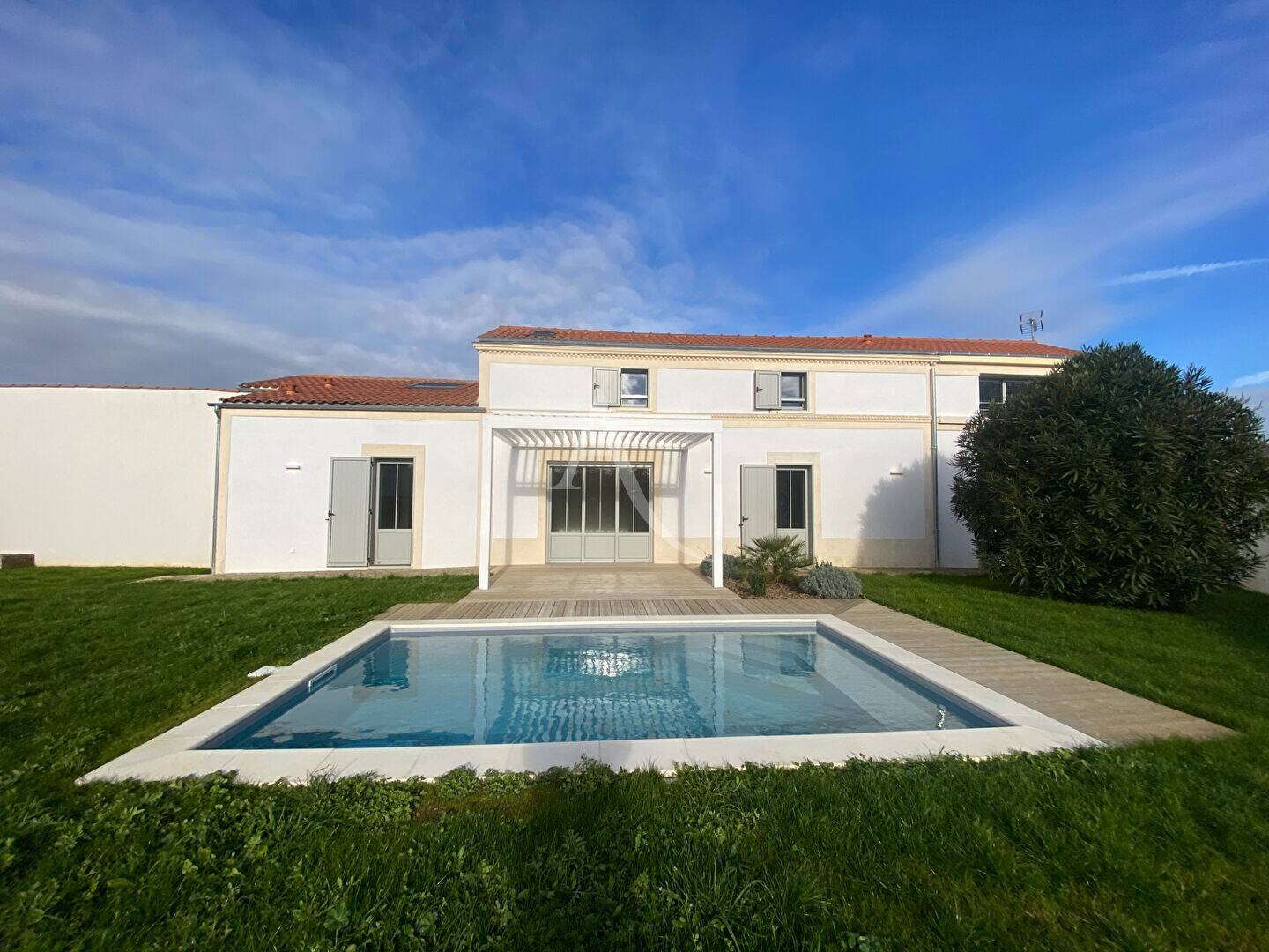 Maison à vendre, 176m², SAINT LAURENT DE LA PREE