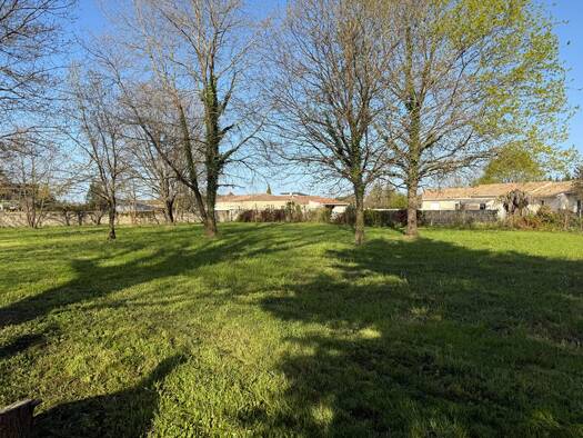 Terrain constructible viabilisé à vendre 75 900 € 1 771 m² de terrain Saint Etienne Villeneuve-sur-Lot 47300
