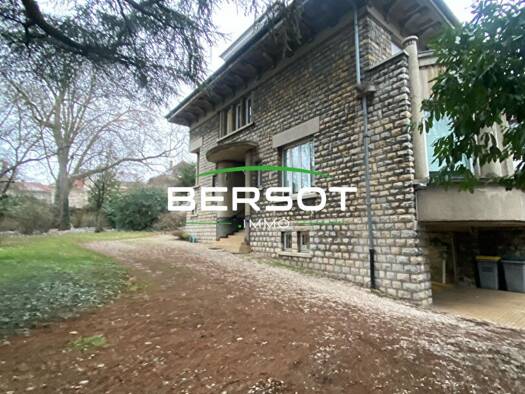 Appartement à louer 1 090 € 5 pièces 3 chambres 100 m² 2ème étage Butte - Grette Besancon 25000