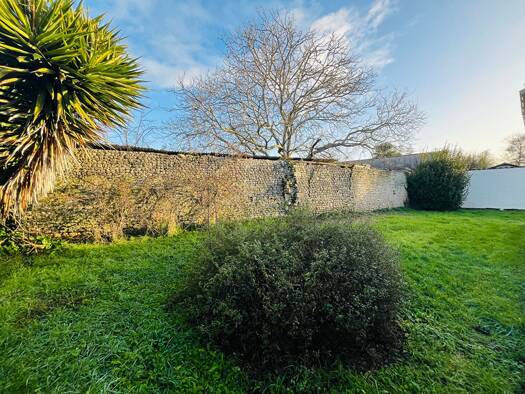 Maison de plain-pied à vendre 417 000 € 5 pièces 3 chambres 104 m² 500 m² de terrain Bourg Périgny 17180