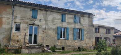 Maison à vendre 313 000 € 11 pièces 6 chambres 300 m² 5 400 m² de terrain Mombrier 33710