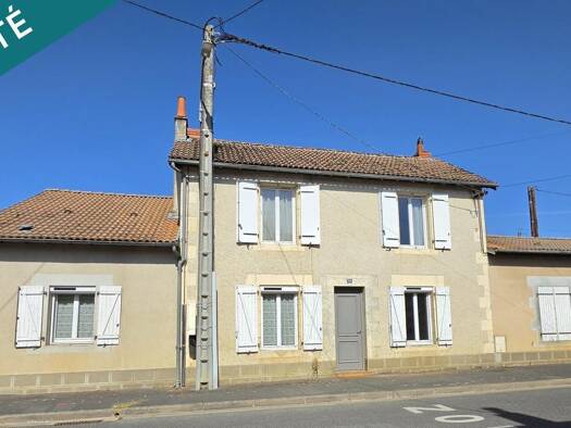 Maison à vendre 119 000 € 5 pièces 4 chambres 156 m² 707 m² de terrain Ouest Montmorillon 86500