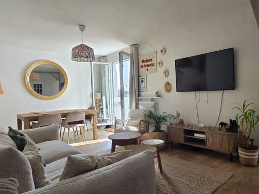 Appartement à vendre 219 000 € 3 pièces 2 chambres 74 m² Étage 2/10 Bois d'Amour-Porte de Paris-Courlancy Reims 51100