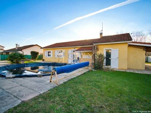 Maison de plain-pied à vendre 390 000 € 5 pièces 4 chambres 115 m² 729 m² de terrain Saint-André-de-Corcy 01390