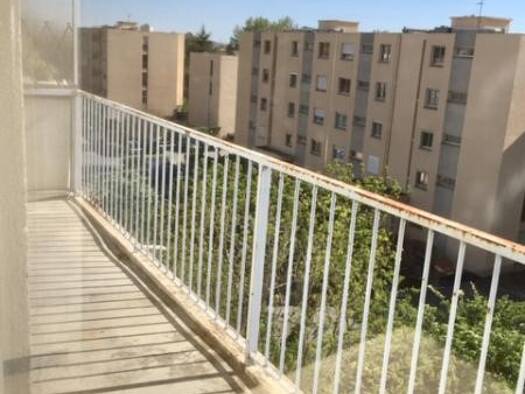 Appartement à louer 776 € 4 pièces 2 chambres 69 m² 3ème étage Le Jonquet Toulon 83000