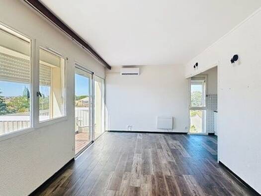 Appartement à vendre 127 680 € 2 pièces 1 chambre 36 m² Étage 3/3 La Roquette Lunel 34400
