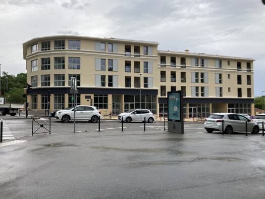 Parking à louer 110 € 13 m² Pont de l'Arc Aix-en-Provence 13090