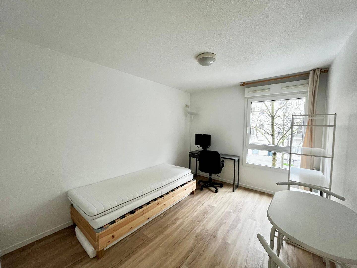 Maison à louer, 18m², COURBEVOIE