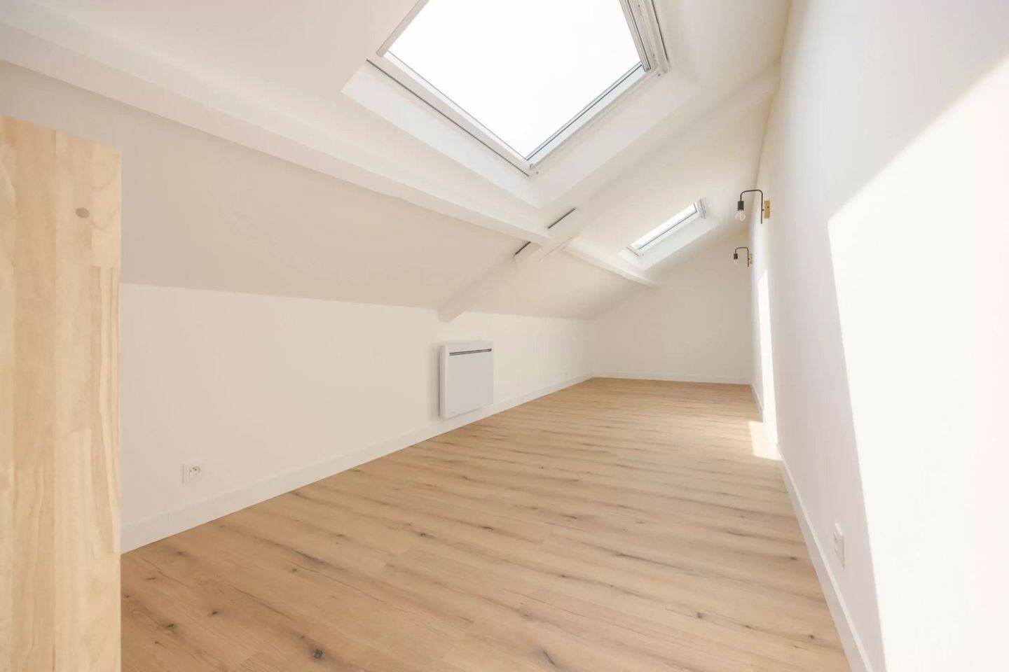 Maison de ville meublée idéalement située — 11