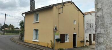 Maison de ville à vendre 43 600 € 2 pièces 1 chambre 54 m² 805 m² de terrain Maire Levescault 79190