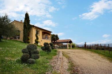 Maison de plain-pied à vendre 899 000 € 8 pièces 7 chambres 250 m² 25 806 m² de terrain Saint-Marcellin 38160