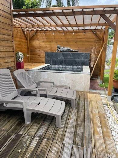 Maison à vendre 380 000 € 6 pièces 4 chambres 165 m² 416 m² de terrain Sainte-Suzanne 97441
