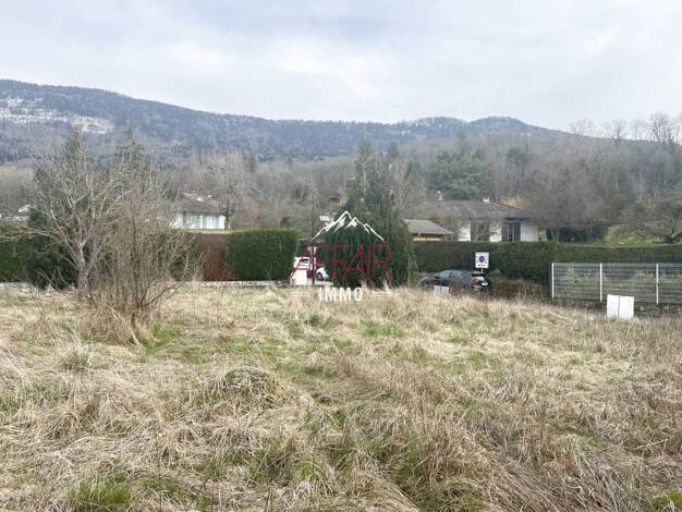 Terrain constructible à vendre 320 000 € 606 m² de terrain Archamps 74160