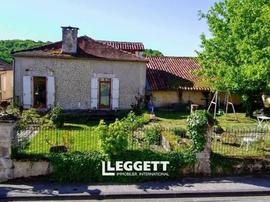 Maison à vendre 125 350 € 3 pièces 1 chambre 147 m² 683 m² de terrain Salles-Lavalette 16190