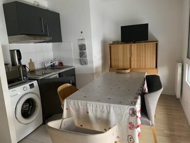 Appartement à louer 900 € 1 pièce 28 m² Zone d'Activité Vélizy-Villacoublay 78140