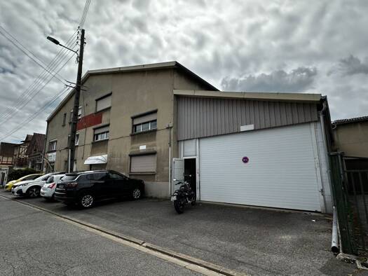 Local d'activités à louer 2 500 € 640 m² d'espace de stockage Centre Margny-lès-Compiègne 60280