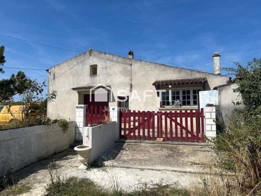 Maison de plain-pied à vendre 110 000 € 3 pièces 2 chambres 80 m² 800 m² de terrain Saint-Fort-sur-Gironde 17240