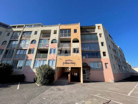 Parking à louer 127 € 12 m² La Corniche Sète 34200