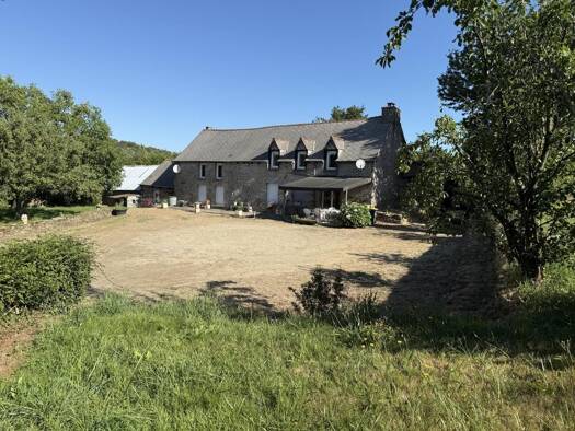 Maison à vendre 234 045 € 1 pièce 1 chambre 140 m² 72 050 m² de terrain Ménéac 56490
