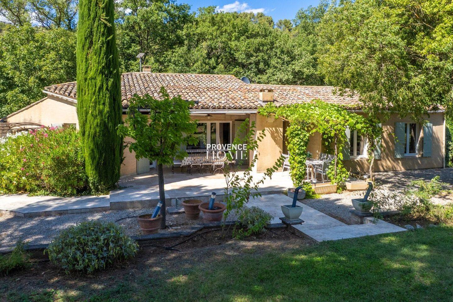 Maison à vendre, 118m², MENERBES