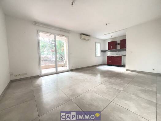 Appartement à vendre 190 000 € 2 pièces 1 chambre 50 m² RDC/1 La Garde 83130