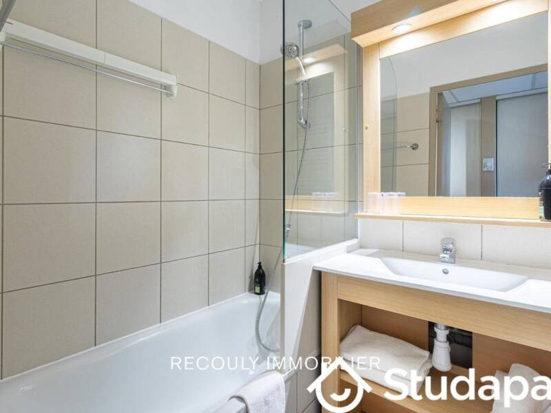 Maison à louer, 22m², MARSEILLE 8E