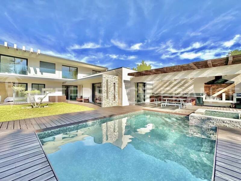 Maison à louer, 220m², MOUGINS