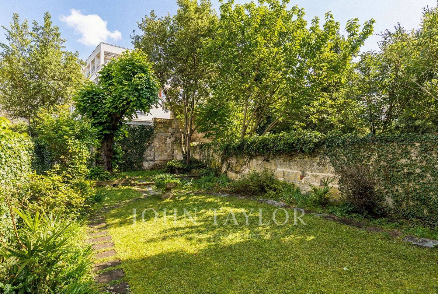 MAISON TRADITIONNELLE - 9 PIECES - SUBLIME JARDIN - PARKING - SA — 21