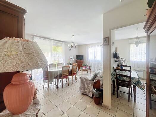 Appartement en viager occupé Bouquet 35 000 € 3 pièces 2 chambres 60 m² Dernier étage, Étage 3/3 Centre Ville-Peyron La Seyne sur Mer 83500