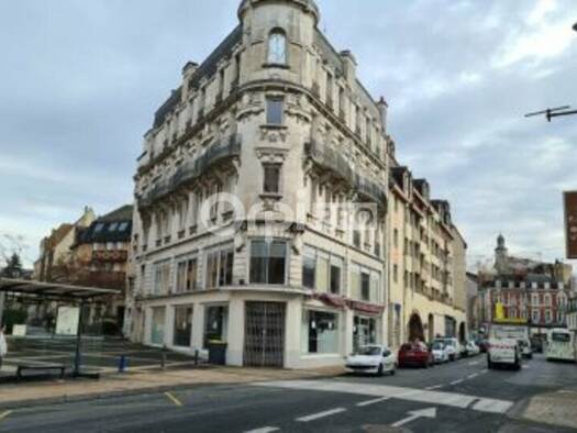 Local commercial à vendre 330 000 € 360 m² de surface de vente Montluçon 03100
