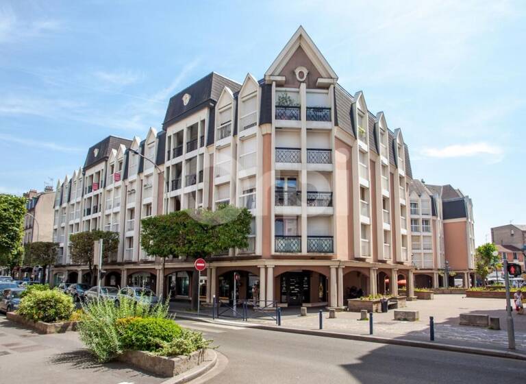 Appartement à vendre 249 000 € 4 pièces 2<br/>chambres 74,6 m²<br/>superficie Dernier étage, 4/4<br/>étage Centre Ville Villemomble 93250