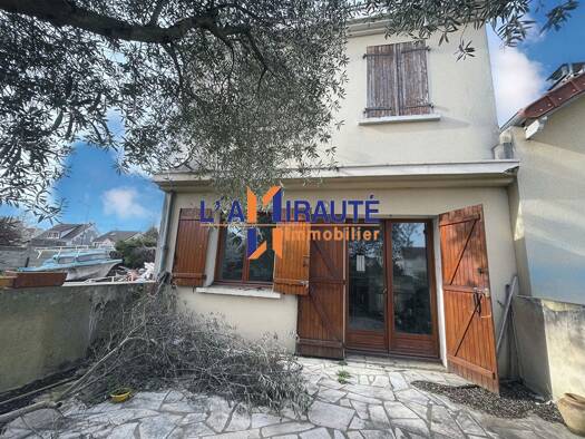 Maison à vendre 599 000 € 6 pièces 3 chambres 75 m² 1 130 m² de terrain Berteaux Fermettes Carrières-sur-Seine 78420