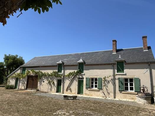 Maison à vendre 262 500 € 3 pièces 2 chambres 74 m² 2 000 m² de terrain Plaimpied-Givaudins 18340