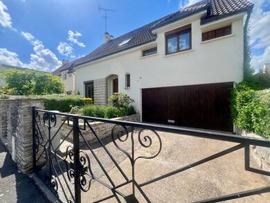 Maison à vendre 369 000 € 7 pièces 5 chambres 106 m² 360 m² de terrain Leclerc-Centre Ouest Brie Comte Robert 77170