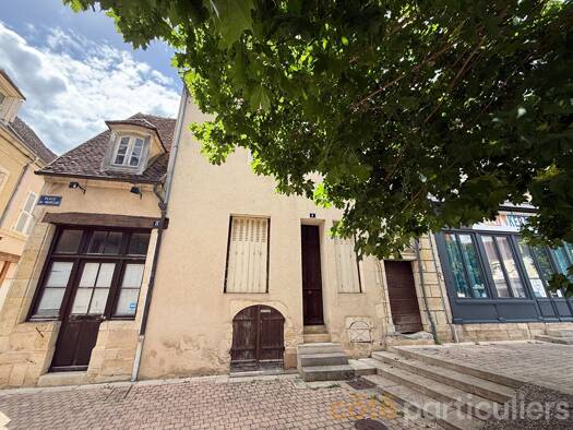 Maison à vendre 69 000 € 5 pièces 3 chambres 90,53 m² 62 m² de terrain Centre Ville Saint-Amand-Montrond 18200