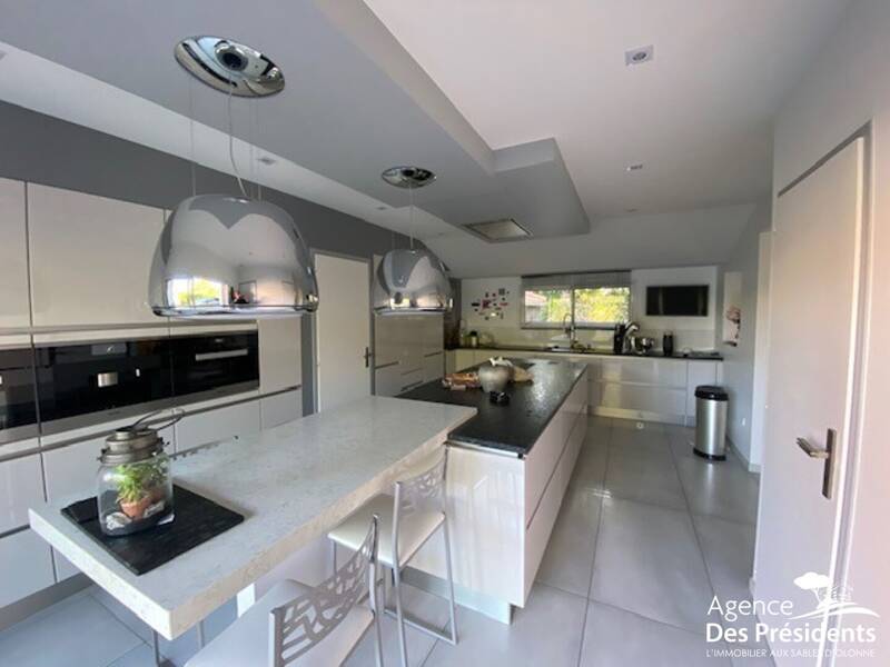 Maison à vendre, 230m², TALMONT SAINT HILAIRE