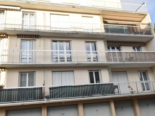 Appartement à vendre 37 500 € 1 pièce 31 m² Étage 1/3 Centre Ville Cosne-Cours-sur-Loire 58200