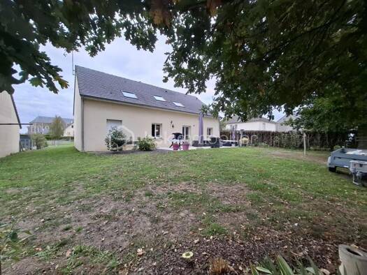Maison à vendre 202 000 € 8 pièces 6 chambres 177 m² 640 m² de terrain Saint-Calais-du-Désert 53140