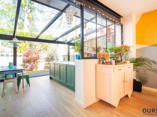 Maison à vendre 780 000 € 8 pièces 5 chambres 214 m² République-Gare-Porte de Paris Saint-Denis 93200
