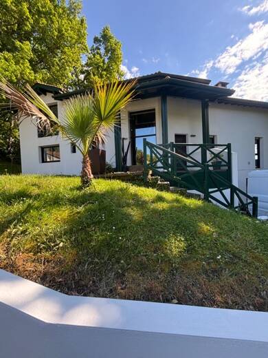 Maison à vendre 1 060 000 € 8 pièces 4 chambres 215 m² 2 270 m² de terrain Saint-Pierre-d'Irube 64990