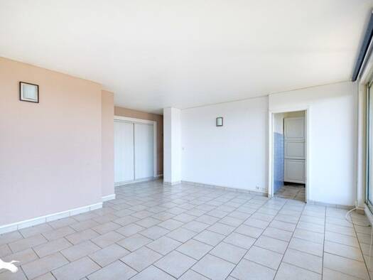 Appartement à vendre 220 500 € 3 pièces 2 chambres 63 m² Étage 3/8 La Mulatière 69350