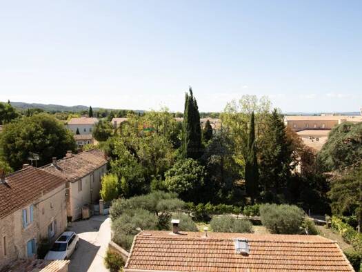 Appartement à vendre 131 000 € 1 pièce 27,3 m² Étage 4/5 Centre Ville Saint-Rémy-de-Provence 13210