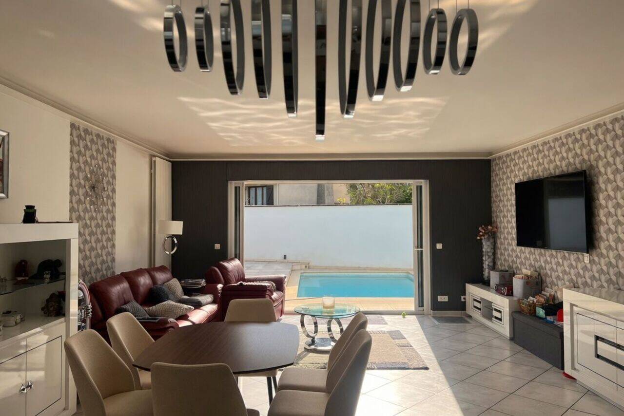 Maison à vendre, 200m², LA VARENNE SAINT HILAIRE