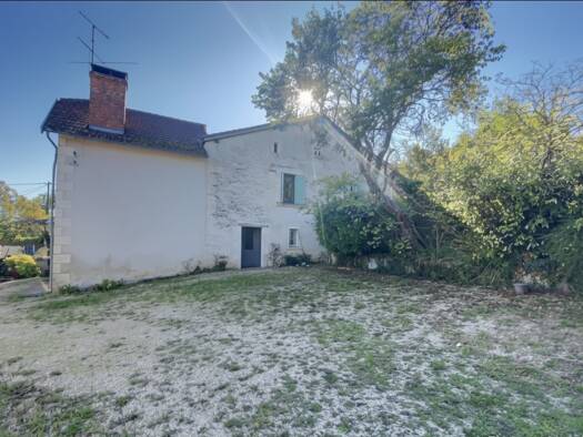 Ferme à vendre 299 000 € 15 pièces 8 chambres 275 m² 4 300 m² de terrain Lisle 24350