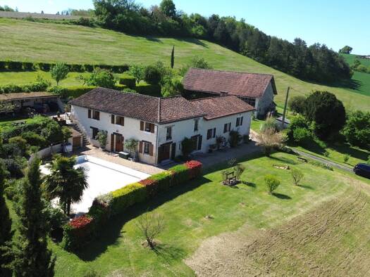 Maison à vendre 446 250 € 6 pièces 4 chambres 220 m² 7 970 m² de terrain Nanteuil Auriac de Bourzac 24320