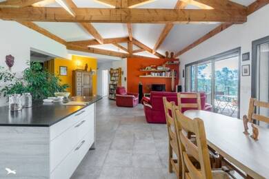 Maison à vendre 650 000 € 4 pièces 3 chambres 122 m² 1 100 m² de terrain St Mathieu de Treviers 34270