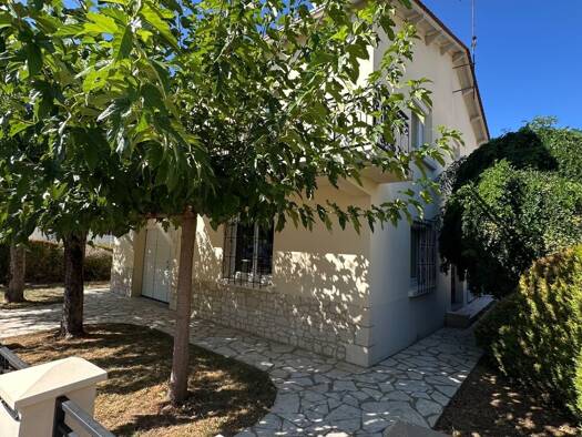 Maison à vendre 159 900 € 6 pièces 3 chambres 174 m² 390 m² de terrain Sainte Foy des Vignes Bergerac 24100