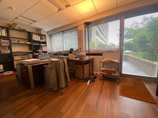 Espace bureau à vendre 720 000 € 120 m² de bureaux divisible à partir de 60 m² Centre Ville Clichy 92110